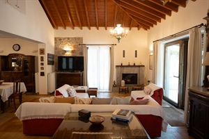 50. ΣΤΑΥΡΙΝΟΣ ΝΙΚΟΥ ΑΛΕΞΑΝΔΡΟΣ